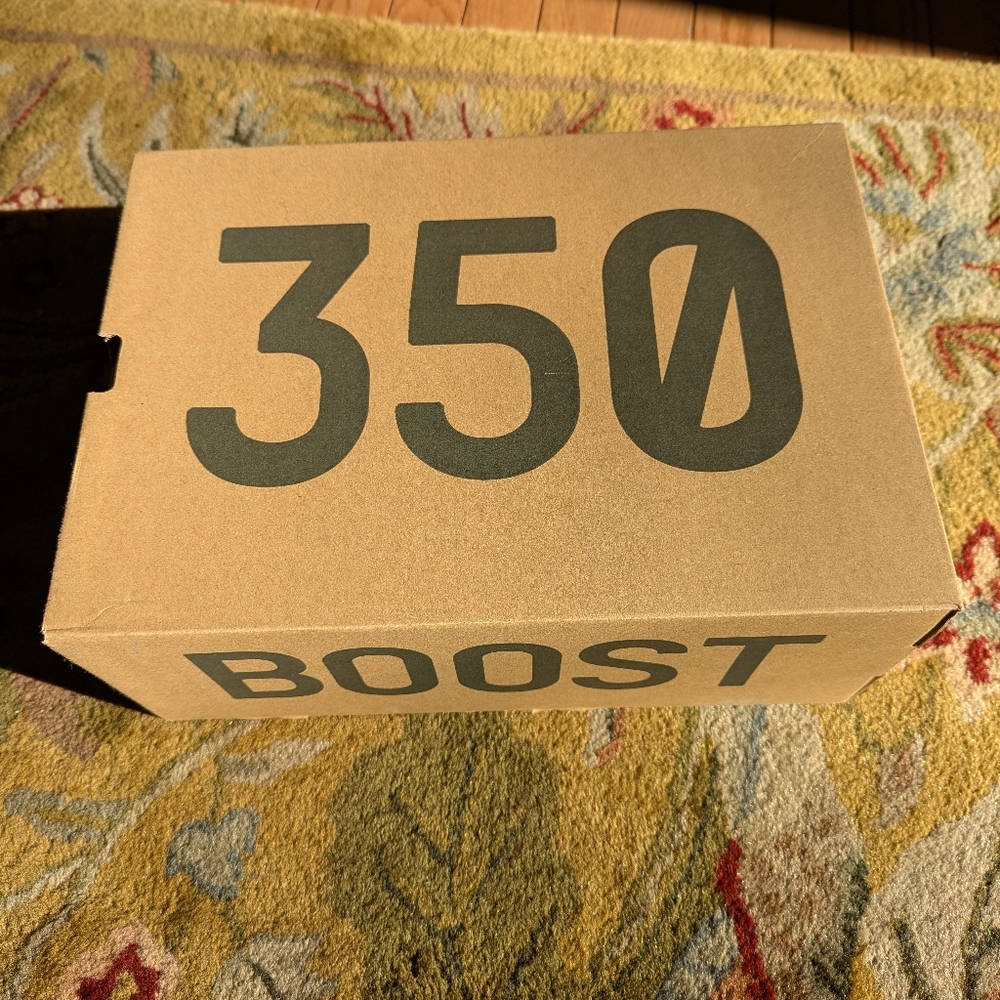 EXCELLENT CONDITION Yeezy 350 box without shoes, new 100% authentic